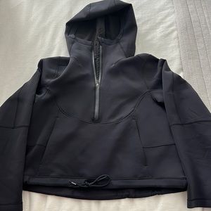 Lululemon cropped black hoodie in warpstream